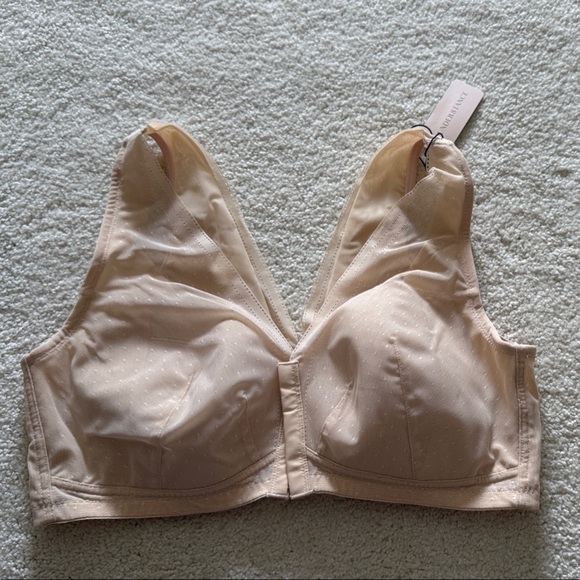 Understance Other - Elegant Nude Bra with Subtle Dots